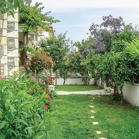 Villa Sleeps 6 Air Con Wifi *
